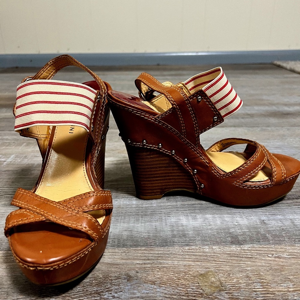 Gianni Bini Wedge Heels